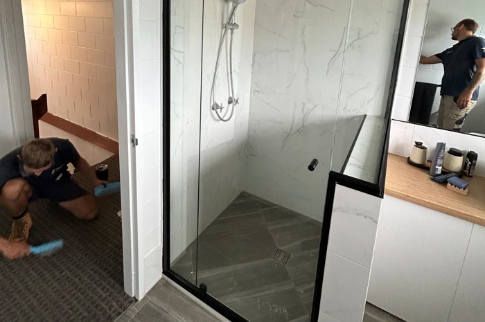 emergency glass repairs cairns